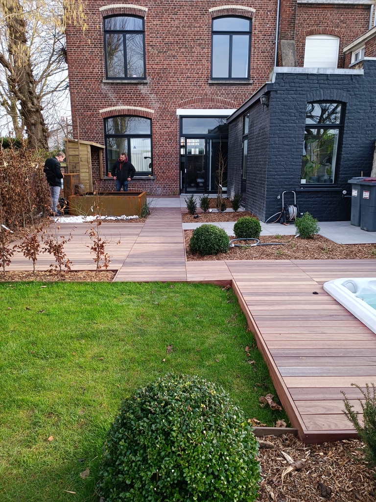 terrasse-bois-jacuzzi