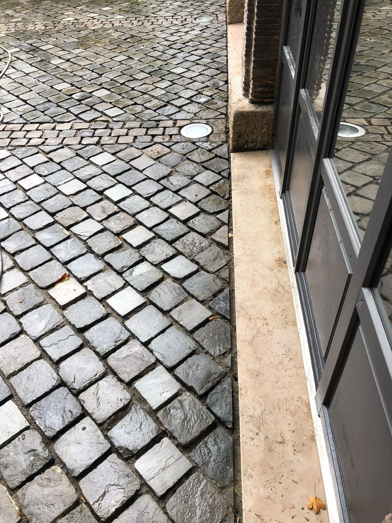 Rénovation d’un pavage au Manoir de l’EDHEC